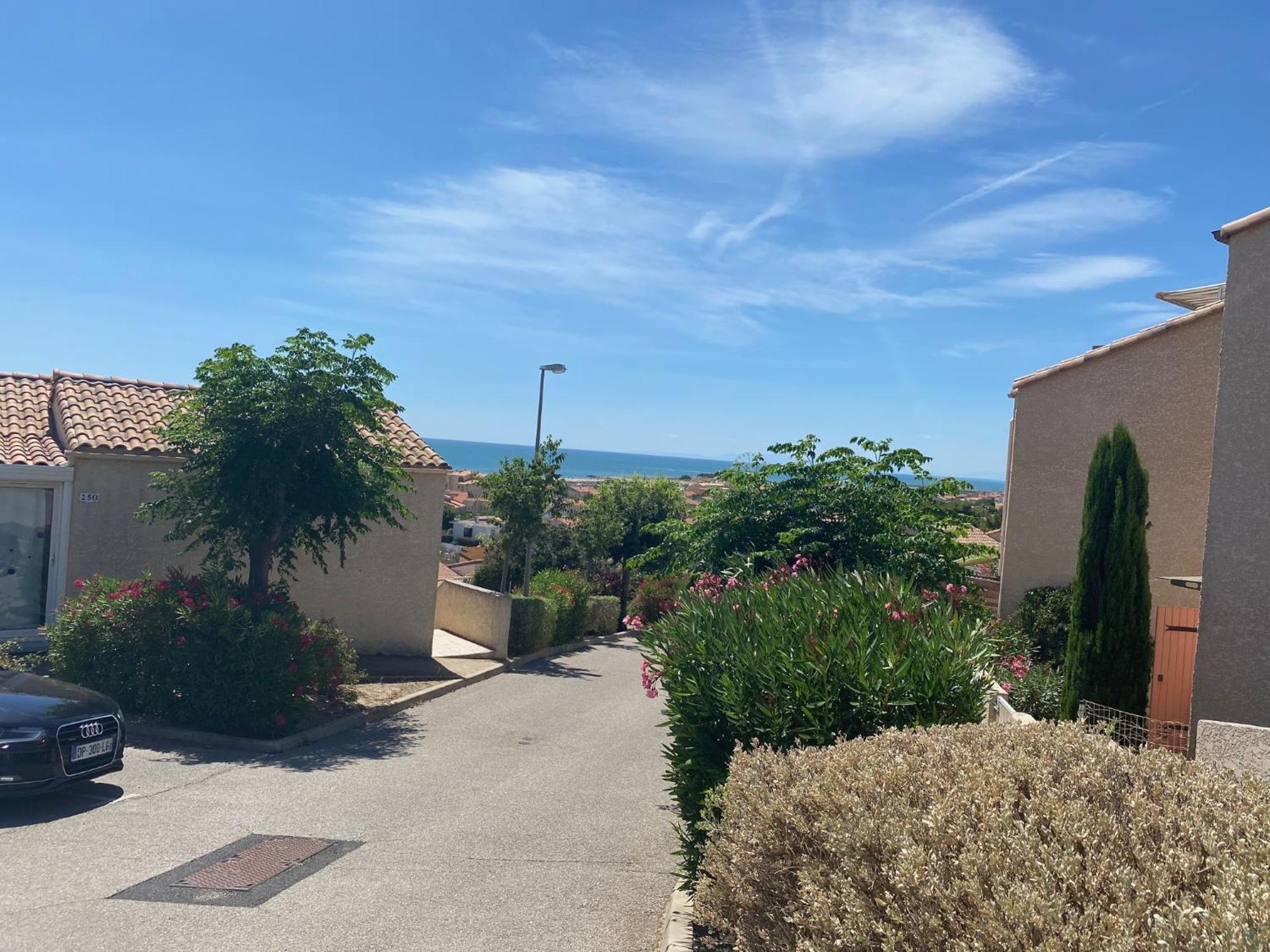T3 vue mer et plage, avec wifi et parking Saint-Pierre-la-Mer  Buitenkant foto