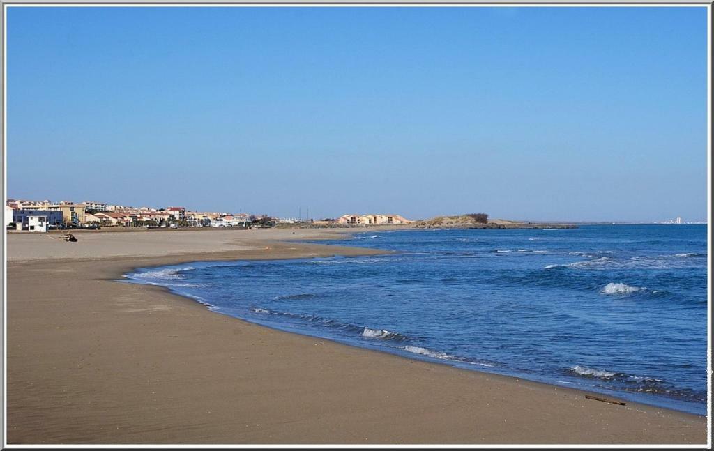 T3 vue mer et plage, avec wifi et parking Saint-Pierre-la-Mer  Buitenkant foto